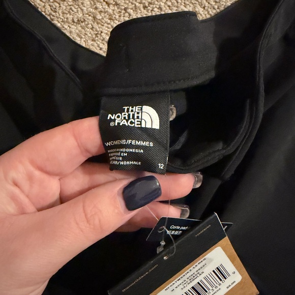 Women's North Face Never Stop Shorts - Picture 2 of 4